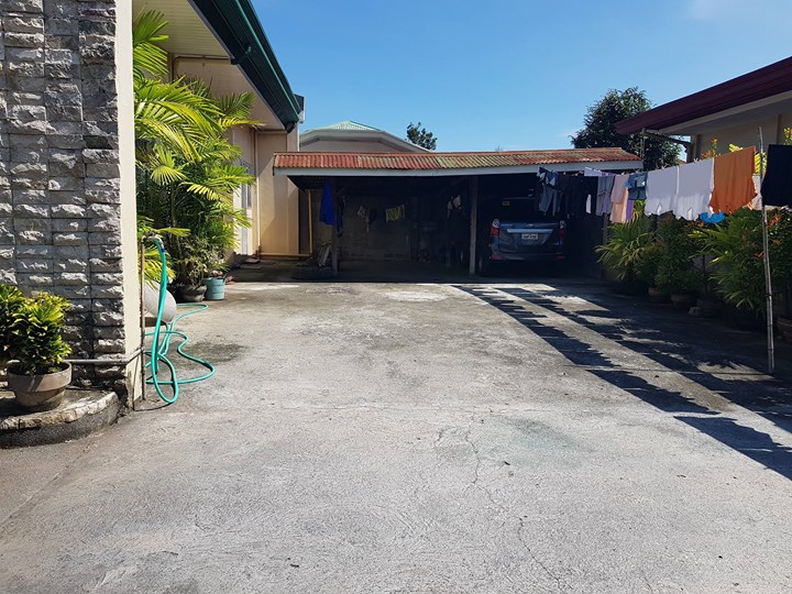 A spacious house for sale in Bangkal Davao City with big lot...