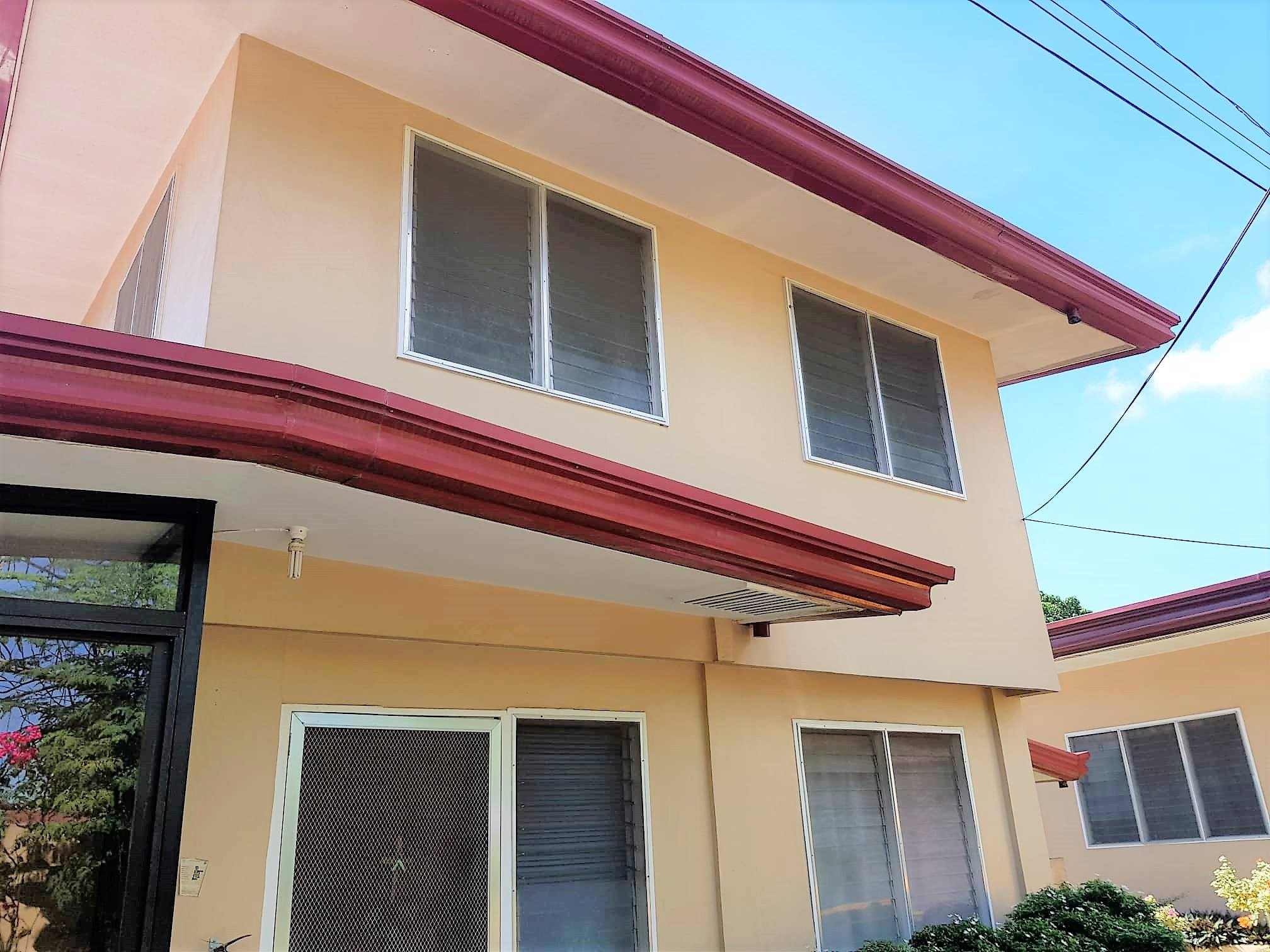 1 Bungalow House, 1 2-storey apartment (rented)
 Lot area: 4...