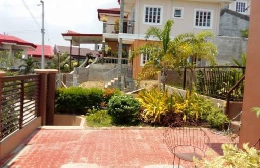 For Sale:
 2storey house n Lot
 Chula Vista 
 LA 216sqm
 FA ...