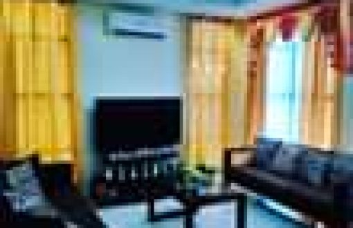 Image may contain: indoor