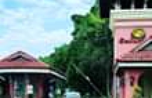 Image may contain: house, sky and outdoor